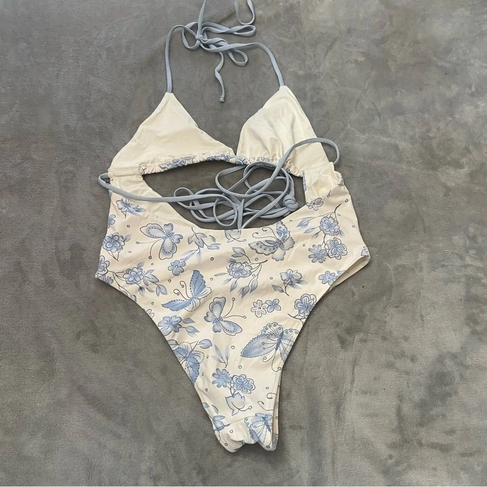 New Frankie's Bikinis x Sydney Sweeney Gemma Wrap Swimsuit Farfalle 3333